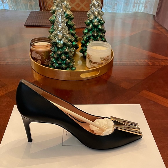 Moschino LoGo Pump - Picture 7 of 8